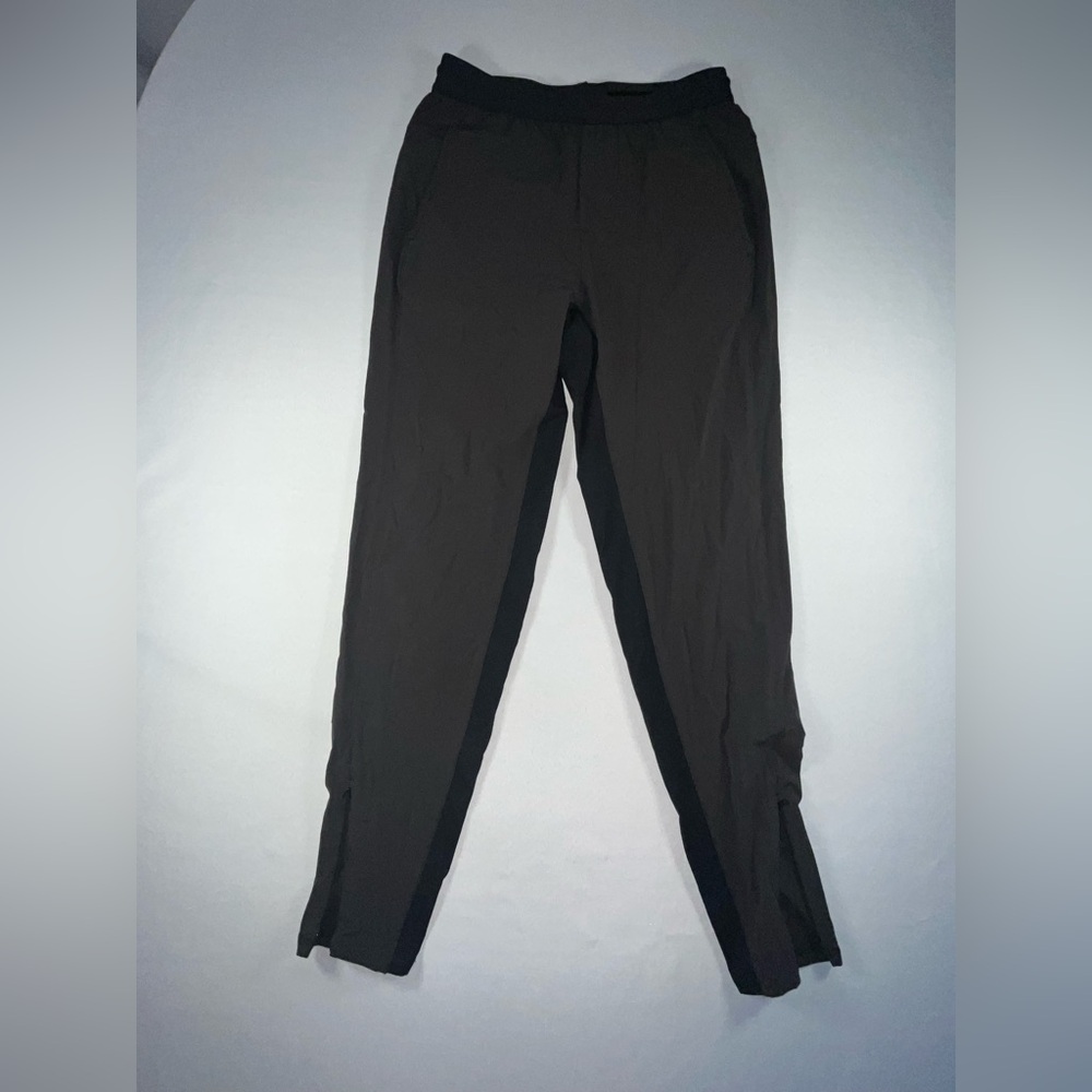 Everlane Tapered Fit Men’s Athletic Pants